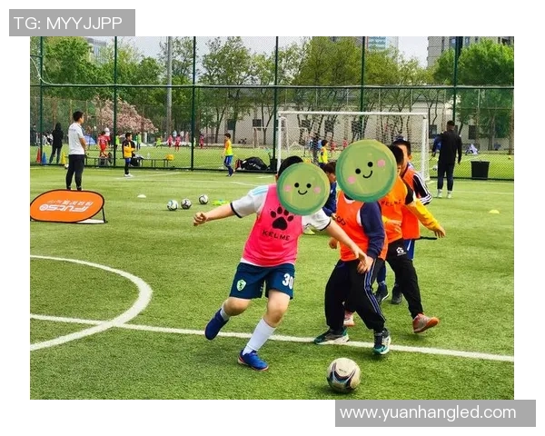 成都足球培训学校助力青少年成长培养足球人才的理想选择